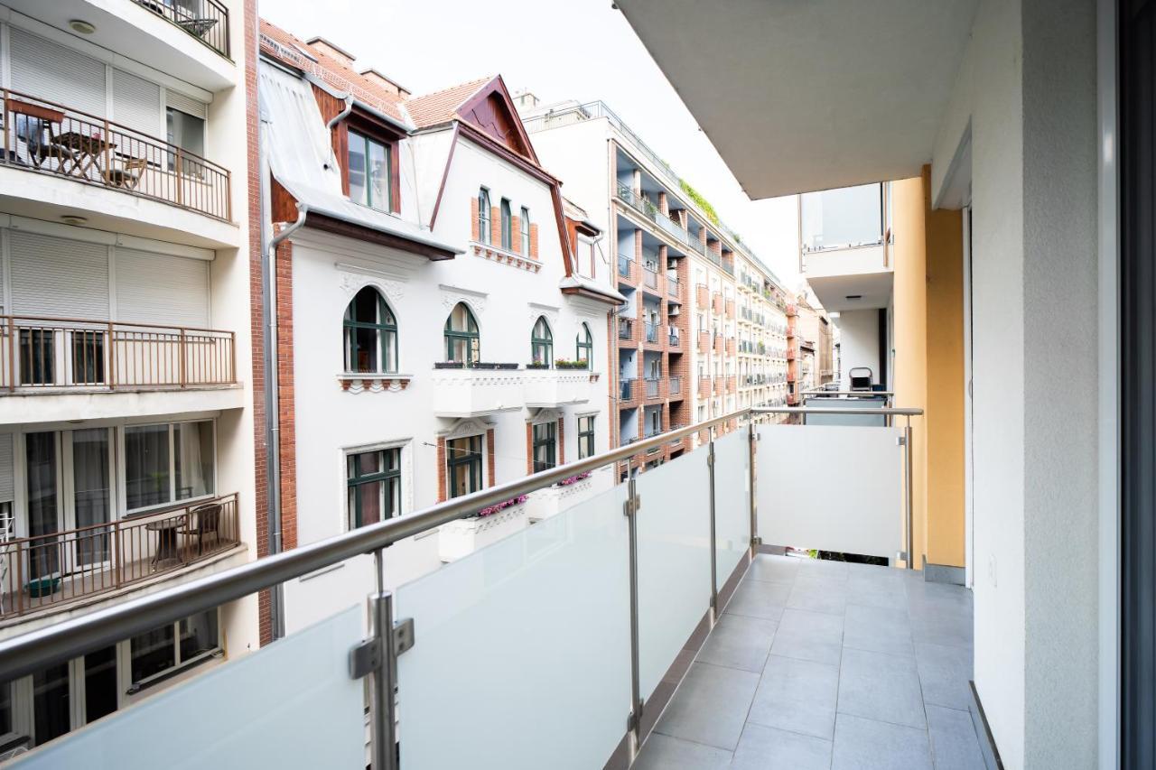 Vig Apartment - With Private Parking Budapest Exterior photo